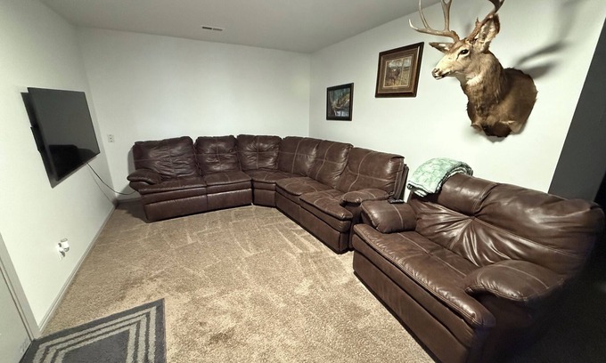 Beaver Condominio | Enjoyable 2-bedroom condo with AC / Heat in charming Downtown Beaver