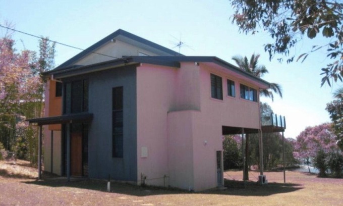 Brisbane Waterfront Casa | Enjoyable house with AC in Russell Island - 3 bedrooms, access to the water.