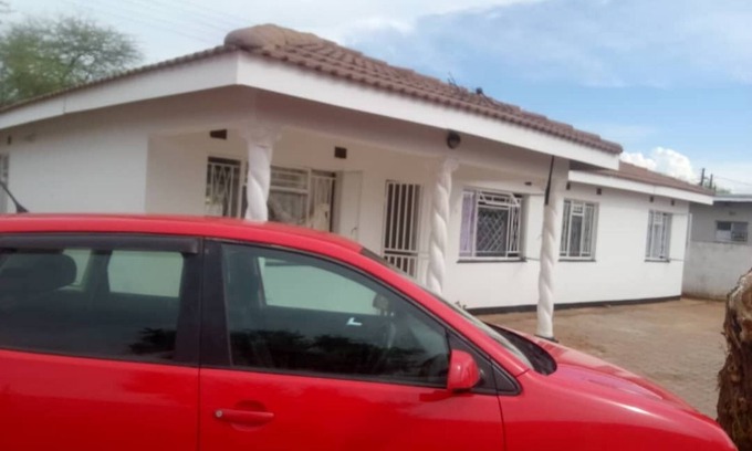 Gaborone Casa | Enjoyable house with WiFi in charming Gaborone and calm siesta fussion.