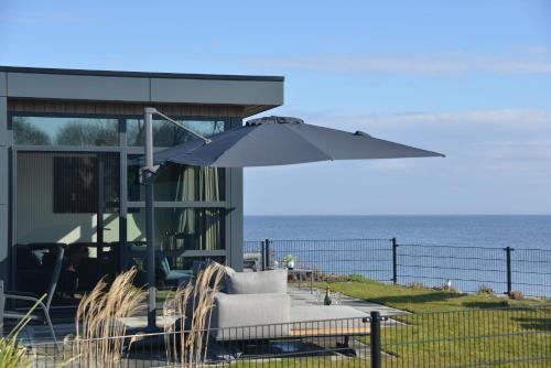 Enkhuizen Casa | Enkhuizer Strand Chalet Beach Oase Erste Reihe mit Zaun Haus Nr 248