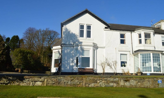 Kilmun Apartamento | Enmore Beach House-Luxury Apt en Kirn por Dunoon-5 B / R duerme 10-Pet Friendly