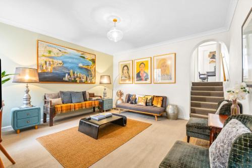 Enmore Apartamento | 'Enmore Lane' A Central Eclectic Artist Escape