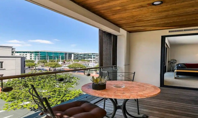 Auckland Central Business District Casa | Enormous One Bedroom Beauty In Cbd! Free Parking