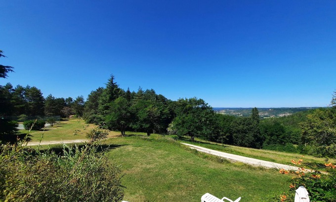Marnac Casa | Ensemble de 3 Maisons Avec Belle vue sur la Dordogne et Piscine