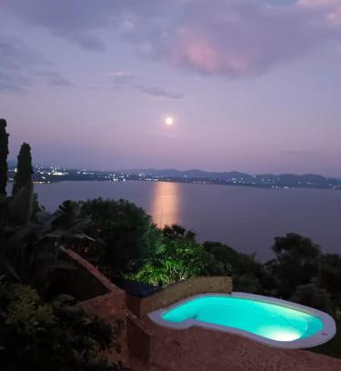 Kosmos Cama Y Desayuno | Enso Botanico Boutique Wellness Villa, with an outside wood-fire Hot Tub in Kosmos