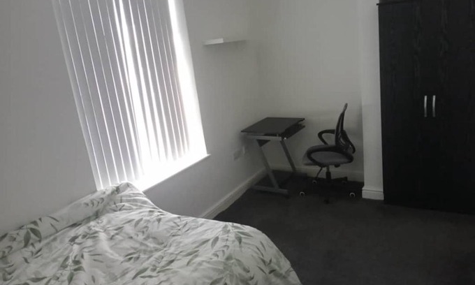 Burnley Casa | Ensuite Double-bed (G3) close to Burnley city centre