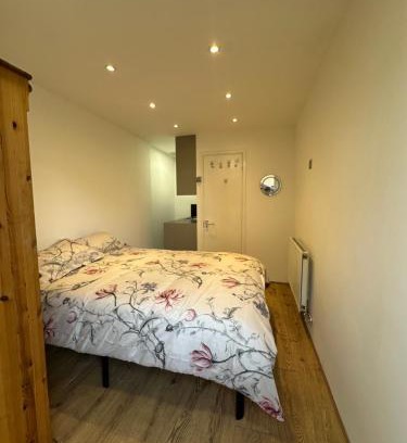 Custom House Apartamento | Ensuite double Room near ExCeL London