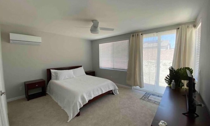 Desert Hot Springs Casa | Ensuite with Kitchenette & Private Entrance