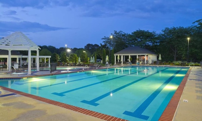 Berkeley Hotel | Ensuring a Very Comfortable & Memorable Stay! Kitchen, Free Parking, Pool!
