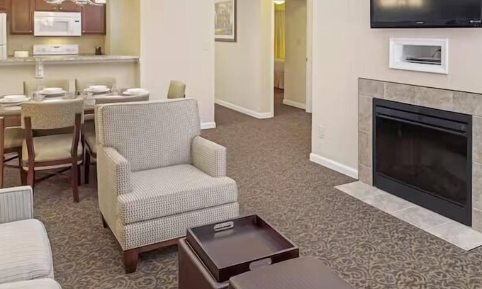 Berkeley Hotel | Ensuring a Very Comfortable Stay! 3 Convenient Rooms w/ Kitchen, Free Parking, Pool