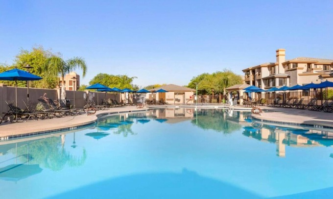 North Scottsdale Hotel | Ensuring a Very Comfortable & Memorable Stay! Outdoor Pool, Parking!
