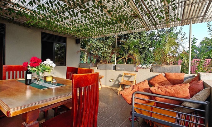 Entebbe Cama Y Desayuno | Entebbe Coffee Lodge