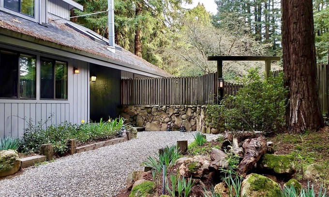 La Selva Beach Casa | Entelechy Ranch - A Cozy Redwood Resort