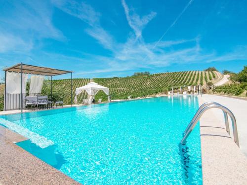 San Savino Apartamento | Enticing Apartment in Ascoli Piceno with Swimming Pool