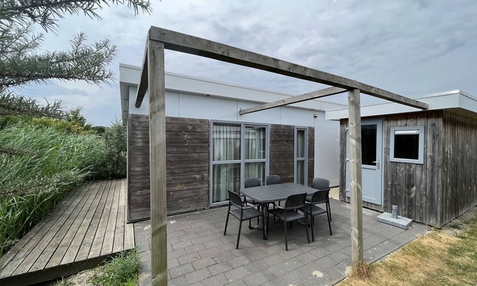 Municipality of Hellevoetsluis Chalet De Esquí | Atractivo chalet junto a la playa