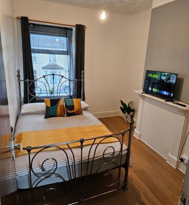 Riverside Apartamento | Entire 2 Bedroom Apartment City Centre & Stadium