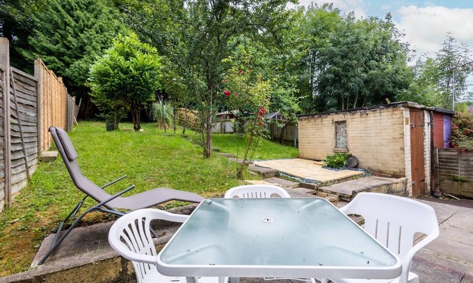 Seacroft Casa | Entire 2beds home, Leeds14, United Kingdom