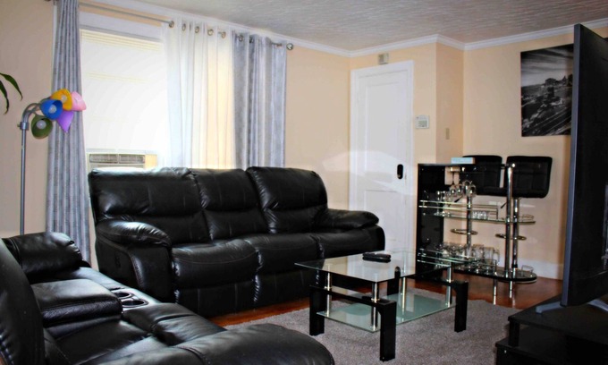 Southern Mattapan Apartamento | ENTIRE 2BR APARTMENT IN A NICE QUIET NEIGHBORHOOD!