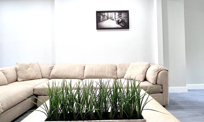 Wynnefield Casa | Entire 2nd FL Unit - 3bd/2ba in Wynnefield Philadelphia