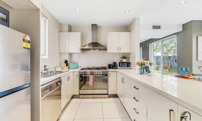 Baulkham Hills Casa | Entire 3 bedrooms Townhouse in Baulkham Hills