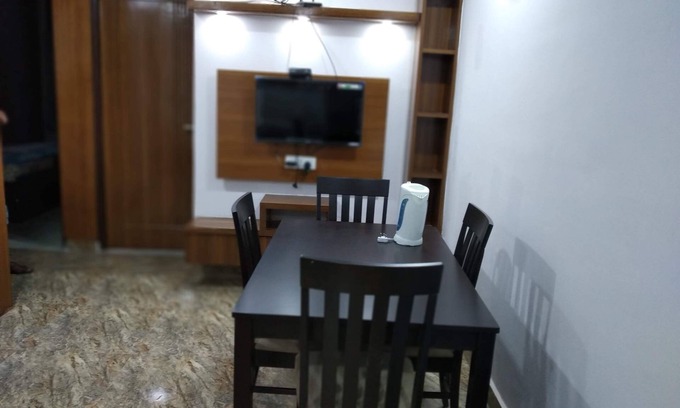 Vaishali Apartamento | Apartamento completo de 3 dormitorios cerca de la estación de metro Vaishali