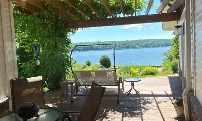 Malden Casa | Entire 3yr.old waterfront house on the Hudson River. 100 ft dock, acres of woods