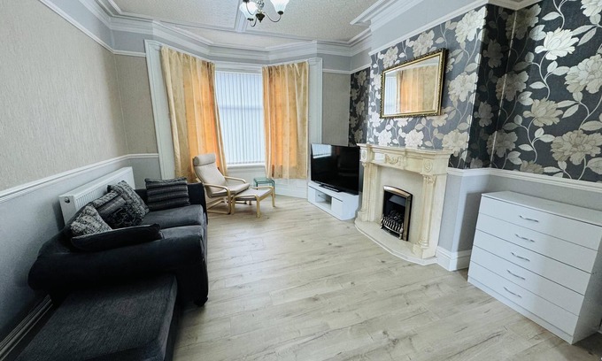 Sunderland Casa | Entire 4-bed House in Sunderland