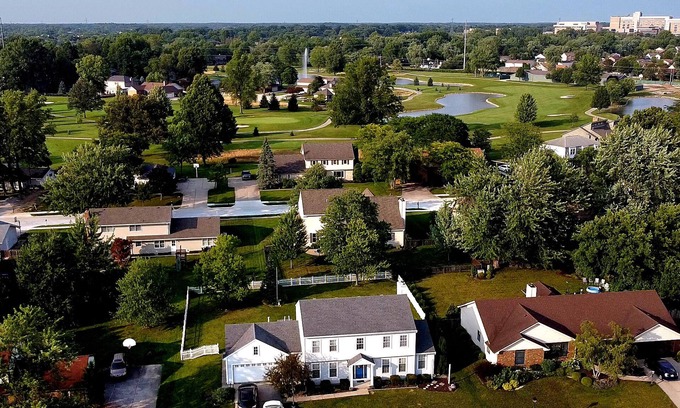 Fort Wayne Casa | Entire 5 Bedroom Home in Golf Community - 12 Beds - ASK ABOUT DISCOUNT