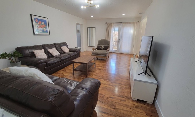 Berryessa Casa | Entire 5B3B Quiet Bungalow with Large Backyard Near High Tech