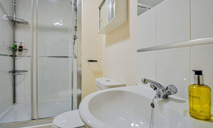 Bray on Thames Apartamento | Entire Apartment Sleeps 4 Near the River Thames