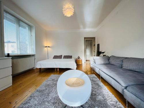 Enskede Gard Apartamento | Entire Apartment Stockholm
