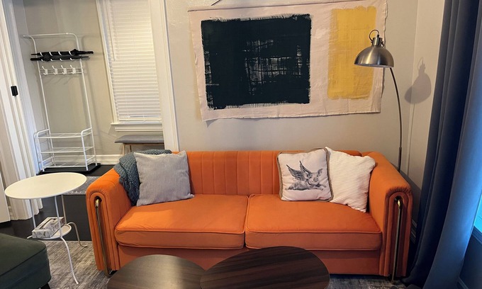 Covington Casa | Entire Apartment walking distance to Cincy River front and COV Wedding Venues