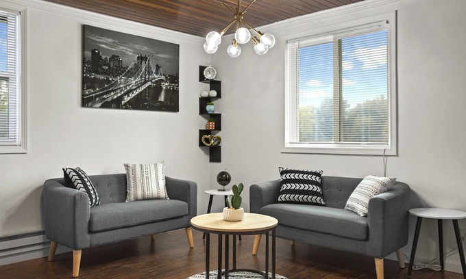 Lorain Apartamento | ENTIRE APPARTMENT WITH FREE PARKING