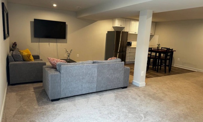 Aquia Harbour Casa | Entire basement in a peaceful neighborhood in Stafford