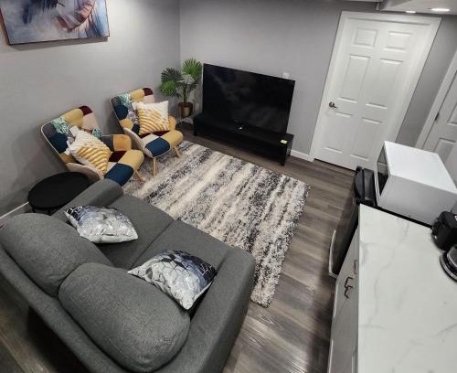 Transcona Casa | Entire Basement Suite with Private Entrance