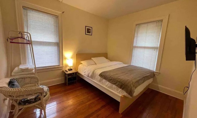 Queens Apartamento | Entire Beautiful 1BR for You! Located in the heart of Queens!