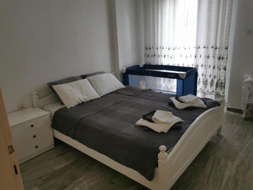 Paralia Dionysiou Apartamento | Entire Bedroom Apartment with big Balcony Perfect for Families Mishev
