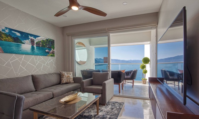 Colonia Olímpica Apartamento | Entire condo in Puerto Vallarta, Mexico