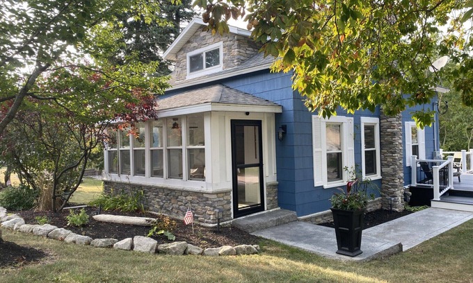 Lakeside Cabaña | Entire cottage in Lakeside Marblehead, Ohio - New Listing