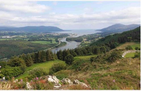 Dundalk Casa | Entire Cottage The Nest, Omeath near Carlingford