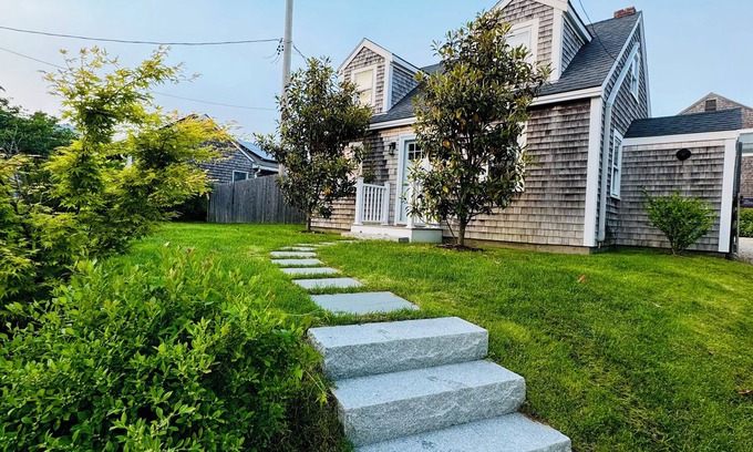 Vineyard Haven Cabaña | Entire cottage, walk to/from ferry & downtown, newly renovated, parking on site