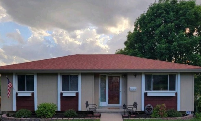Benson Casa | Entire, cozy home for rent!