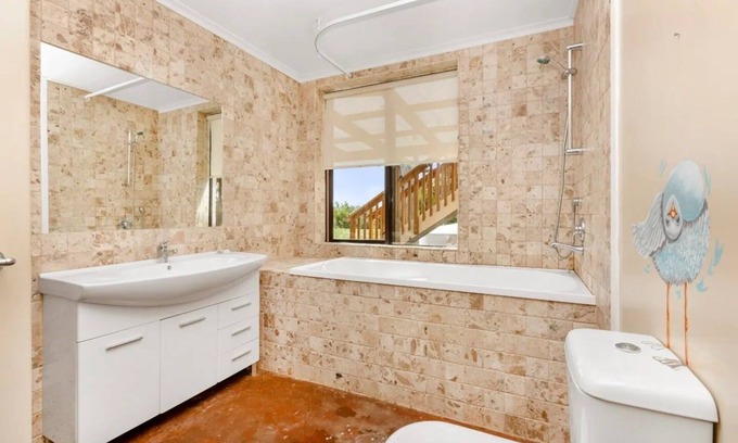 Raglan Casa | Entire floor 5 bedrs fire'sauna'icebath'breathwork