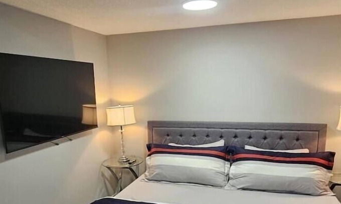 Calgary Apartamento | Entire guest suite close to the Airport!
