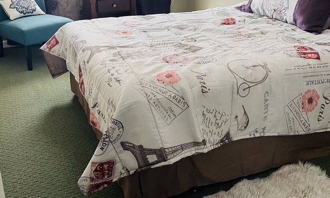 Turnagain Casa | Entire guest suite with Queen bed, private bathroom and family room