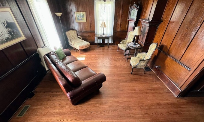 Nickelsville Casa | Entire Historic Inn 7 bedroom / 6 bath Eco-friendly