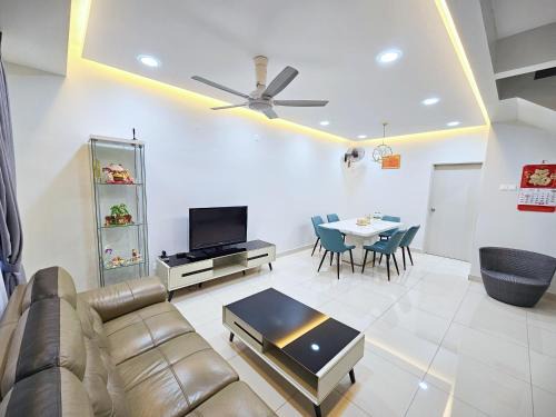 Daerah Kulai Casa | Entire Home at Indahpura, Kulai