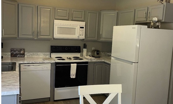 Port Saint Lucie Casa | Entire Home: Come Enjoy! Two bedroom Two bathroom !