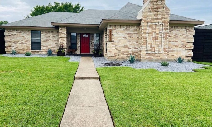 Garland Casa | Entire Home in Garland Full of Entertainment