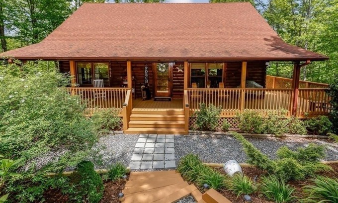 Sweetbriar Farms Casa | Entire home in Lake Lure, North Carolina, United States